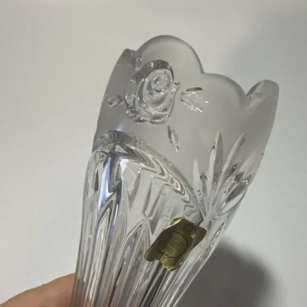 Oneida Crystal Southern Garden Flower Bud Vase - Frosted & Cut Glass‎